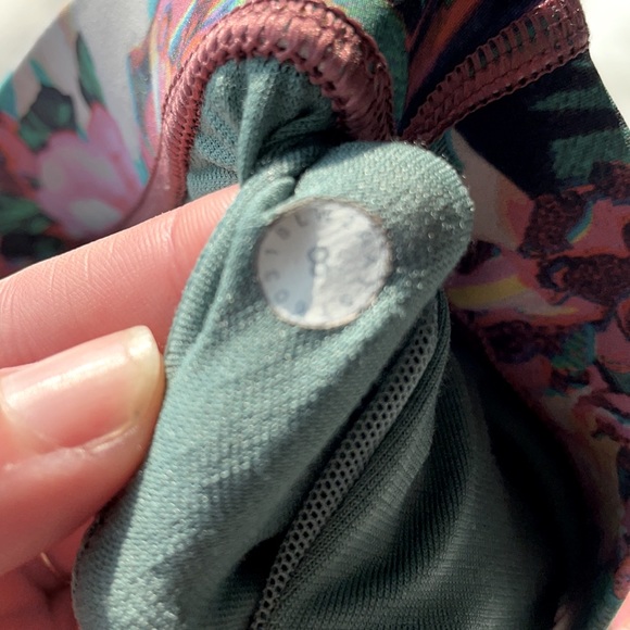 Lululemon sports bra - Picture 4 of 4